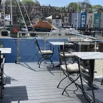 Lantana Guest House